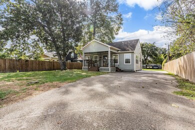 612 Caperton St, Houston, TX 77022 - photo 2