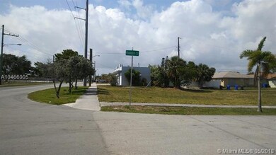 2204 Forrest St, Hollywood, FL 33020 - photo 7