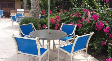 1024 x 558 Pool dining