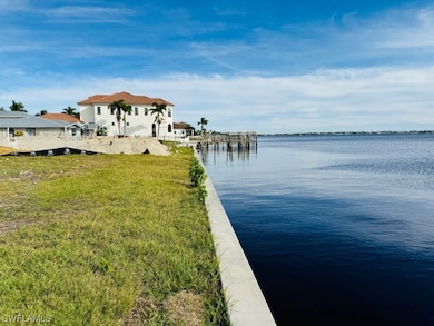 602 Coral Dr, Cape Coral, FL 33904 - photo 3