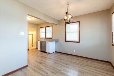 2701 SE 8th St, Des Moines, IA 50315 - photo 5
