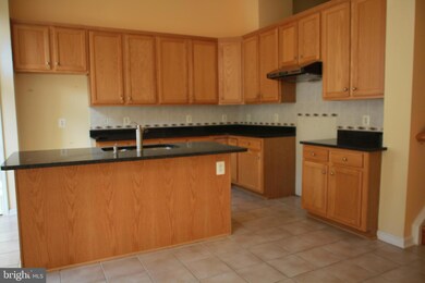 13418 Matthews Vista Dr, Centreville, VA 20120 - photo 3