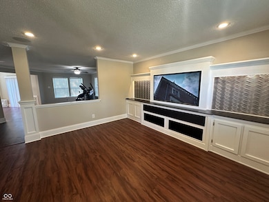 10671 Pleasant View Ln, Fishers, IN 46038 - photo 5