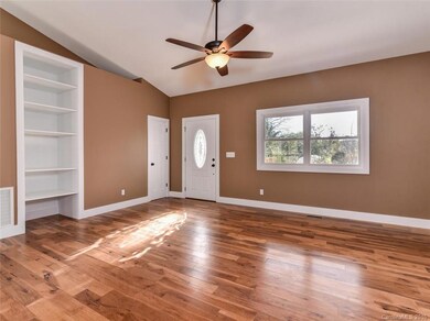 8 Bowen Rd, Asheville, NC 28803 - photo 7