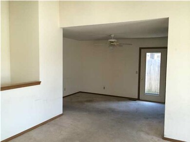 front room into dinning room