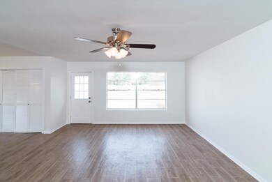 5818 Par Four Dr, Houston, TX 77088 - photo 6