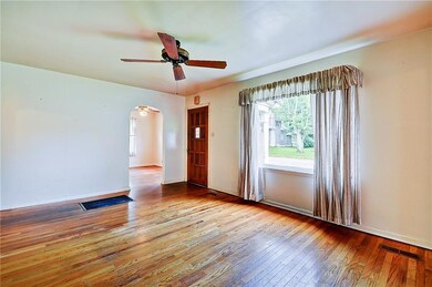 399 Banta St, Franklin, IN 46131 - photo 2