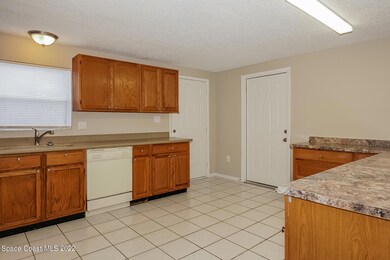 021-photo-kitchen-12122657