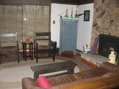 113 Bartlett Dr, Milford, PA 18337 - photo 3