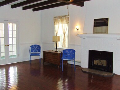 422 N 5th St, Stroudsburg, PA 18360 - photo 5