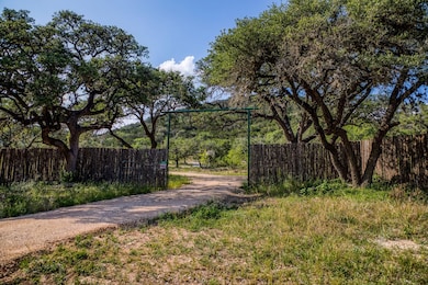 10209 Ranch Road 337, Vanderpool, TX 78885 - photo 5