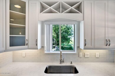 208KingsLandingCourt-08