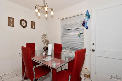 318 N Elmwood Ave, Waukegan, IL 60085 - photo 7