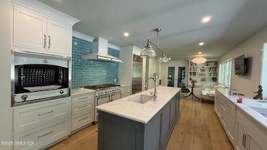 31 Riverfield Dr, Weston, CT 06883 - photo 6