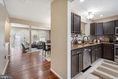 2707 Almond Ln, Springdale, MD 20774 - photo 6