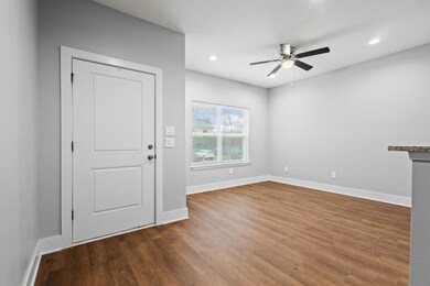 724 W Gandy St, Denison, TX 75020 - photo 5