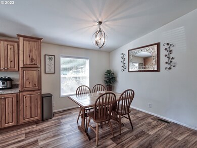 21979 Chalet Ct NE, Aurora, OR 97002 - photo 5