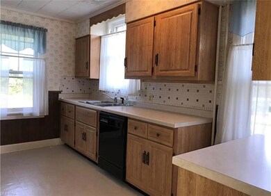 426 S Chillicothe Rd, Aurora, OH 44202 - photo 5