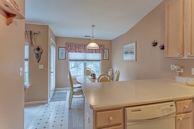 1025 Berkshire Ct unit C, Elgin, IL 60120 - photo 7