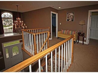 Foyer Spacious upper foyer landing