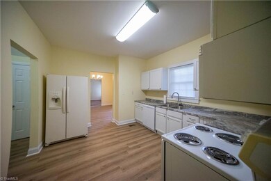 428 S Tradd St, Statesville, NC 28677 - photo 7