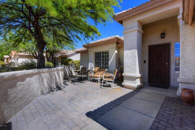 Knee Wall and Pavers