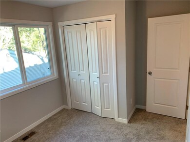 1539 E Bell Ave, Des Moines, IA 50320 - photo 7