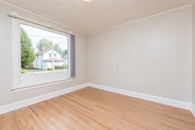 30 Jefferson Ave, Waukegan, IL 60085 - photo 4