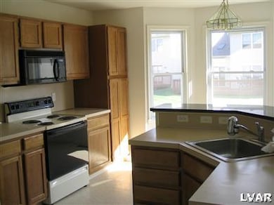 205 Ridings Cir unit DD205, Macungie, PA 18062 - photo 4