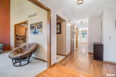 4404 Ridge Dr, Davenport, IA 52806 - photo 3