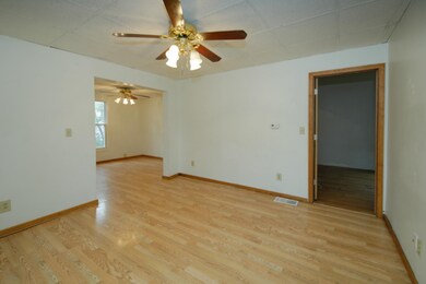 521 Walnut St-106