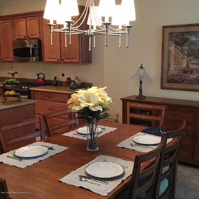 71 Pilot Ln, Staten Island, NY 10309 - photo 4