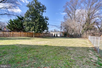 800 Silver Ave, Essex, MD 21221 - photo 2