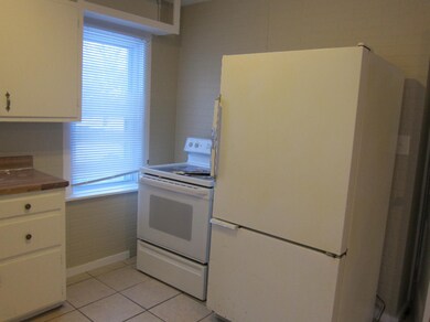 refrig, range, 1132 Clover