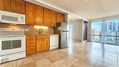 Kapiolani Manor unit 1616, Honolulu, HI 96814 - photo 2