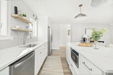 17 Nobert St unit 2, Warren, RI 02885 - photo 6