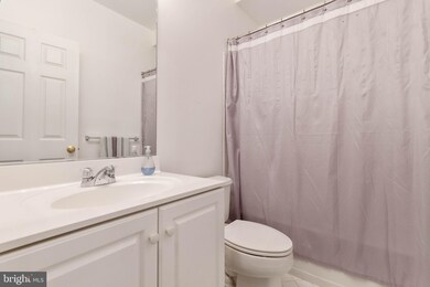 42589 Homefront Terrace, Chantilly, VA 20152 - photo 6