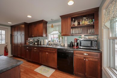 27 Monroe St, Concord, NH 03301 - photo 4