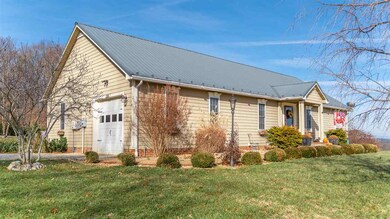 326 Equestrian Dr, Staunton, VA 24401 - photo 4