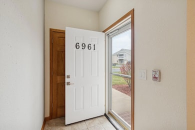 6961 S Rolling Meadows Ct unit 101, Oak Creek, WI 53154 - photo 6