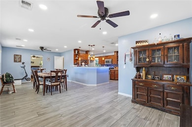 940 Orangeview Dr, Largo, FL 33778 - photo 2