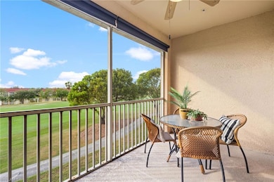 Sunroom with ceiling fan