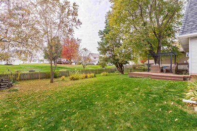 819 W 57th St, Davenport, IA 52806 - photo 2