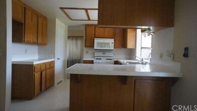Sunny Kitchen