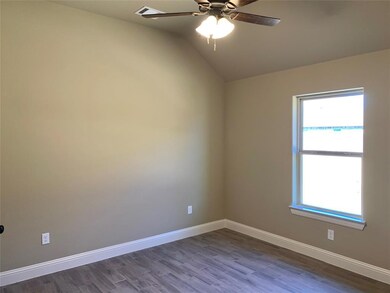 313 Jacinth Ln, Granbury, TX 76049 - photo 2