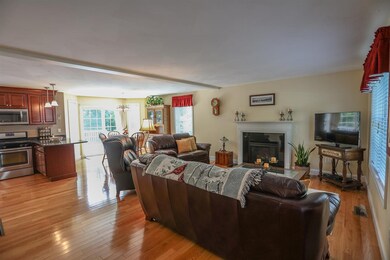 1025 Meadow Ln, Dunbarton, NH 03046 - photo 7