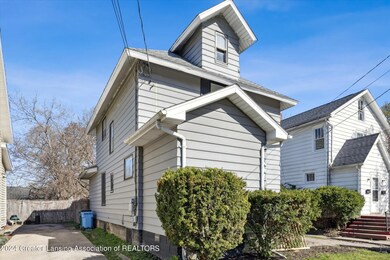 02-524-N-Pine-St-Lansing-MI-48933-Window