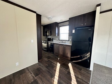 267 New Mexico unit 267, Belleville, MI 48111 - photo 2