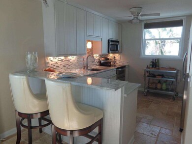 Kitchen/Breakfast Bar