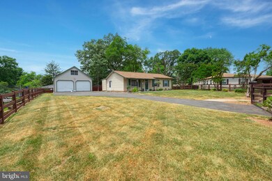 205 N Fir Ct, Sterling, VA 20164 - photo 3